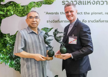 Centara Hotels & Resorts executives receiving the Thailand Tourism Sustainability Award 2025 during the 15th Thailand Tourism Awards ceremony in Bangkok.